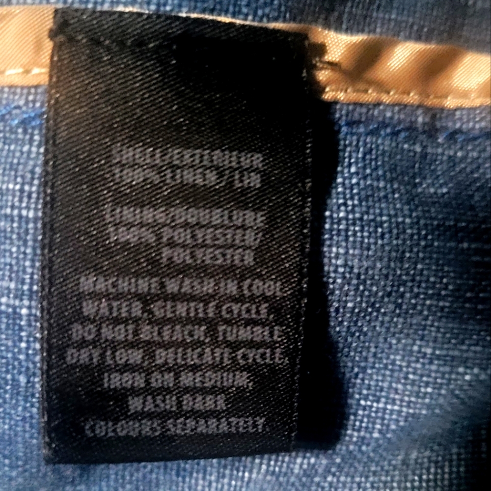 Blazer - Picture 4 of 4